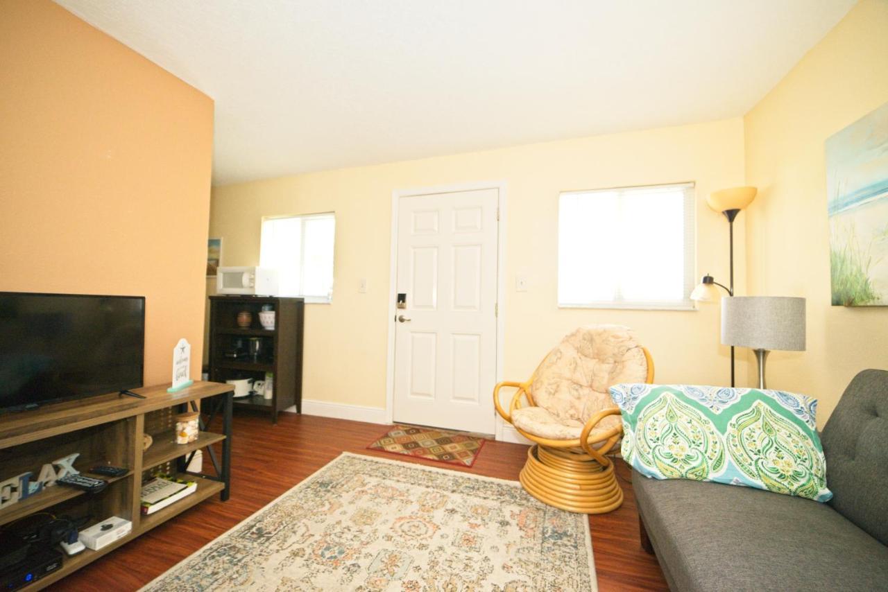 Cozy Canaveral Beach Condo! Next To Nasa Launch Site Cape Canaveral Exterior photo